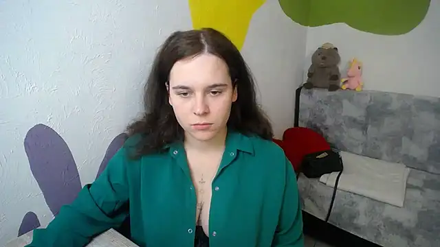 mini girly online show from 10-31-25, 01:45