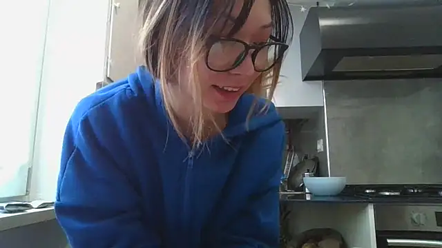 Snapshot of LoveFoxyQueen chatting on 01-15-25, 10:17 LoveFoxyQueen online show from 01-15-25, 10:17