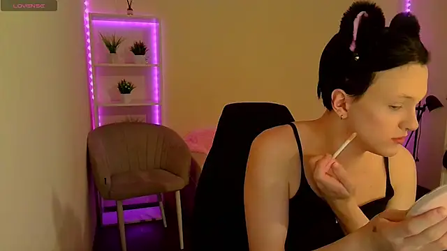 Snapshot of DianaRadrigo chatting on 01-22-25, 12:17 DianaRadrigo online show from 01-22-25, 12:17