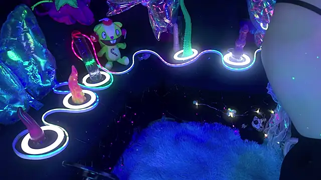 LaytonBox online show from 04-13-26, 12:43