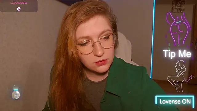 Snapshot of LesyaOxi chatting on 01-11-25, 07:17 LesyaOxi online show from 01-11-25, 07:17