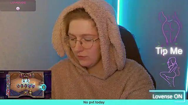 Snapshot of LesyaOxi chatting on 01-12-25, 11:04 LesyaOxi online show from 01-12-25, 11:04