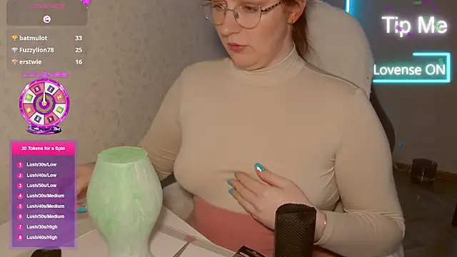 Snapshot of LesyaOxi chatting on 01-18-25, 11:21 LesyaOxi online show from 01-18-25, 11:21