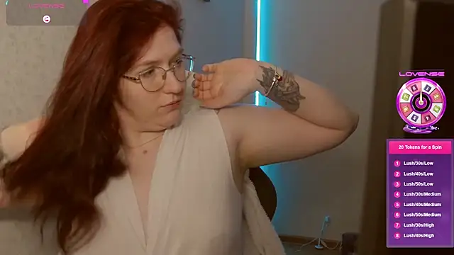 Snapshot of LesyaOxi chatting on 01-19-25, 05:37 LesyaOxi online show from 01-19-25, 05:37