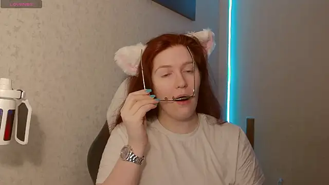 Snapshot of LesyaOxi chatting on 01-27-25, 06:19 LesyaOxi online show from 01-27-25, 06:19