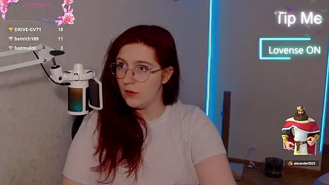 Snapshot of LesyaOxi chatting on 01-27-25, 12:26 LesyaOxi online show from 01-27-25, 12:26