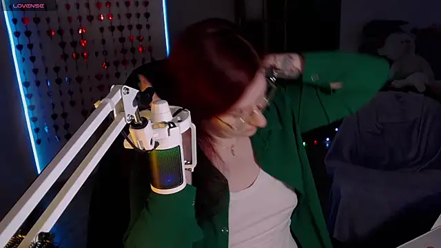 Snapshot of LesyaOxi chatting on 02-03-25, 07:18 LesyaOxi online show from 02-03-25, 07:18