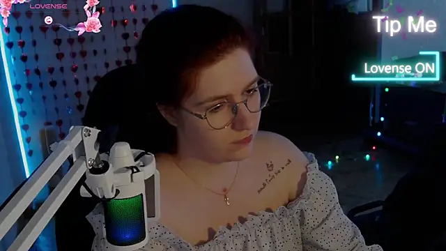 Snapshot of LesyaOxi chatting on 02-04-25, 09:17 LesyaOxi online show from 02-04-25, 09:17