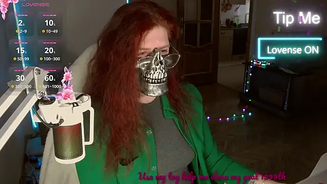 Snapshot of LesyaOxi chatting on 02-19-25, 08:01 LesyaOxi online show from 02-19-25, 08:01