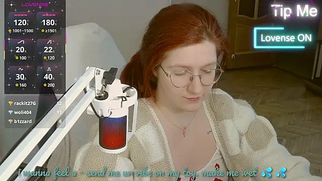 Snapshot of LesyaOxi chatting on 02-23-25, 10:06 LesyaOxi online show from 02-23-25, 10:06