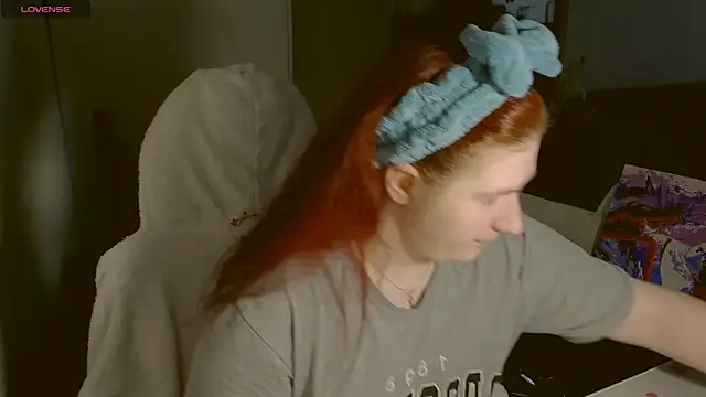 Snapshot of LesyaOxi chatting on 03-05-25, 06:33 LesyaOxi online show from 03-05-25, 06:33