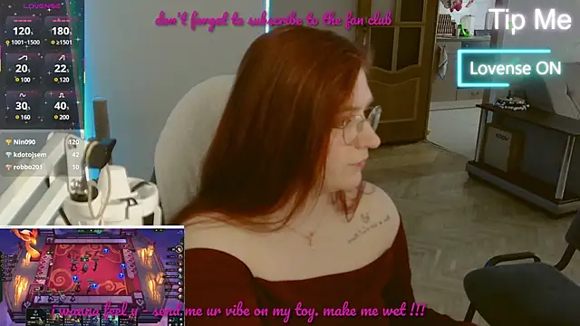 Snapshot of LesyaOxi chatting on 03-08-25, 10:22 LesyaOxi online show from 03-08-25, 10:22