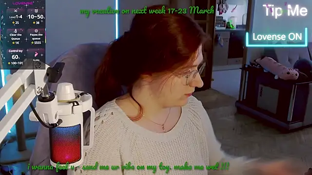 Snapshot of LesyaOxi chatting on 03-15-25, 06:25 LesyaOxi online show from 03-15-25, 06:25