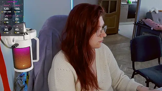 Snapshot of LesyaOxi chatting on 03-16-25, 08:21 LesyaOxi online show from 03-16-25, 08:21