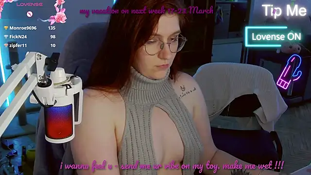 Snapshot of LesyaOxi chatting on 03-16-25, 02:33 LesyaOxi online show from 03-16-25, 02:33