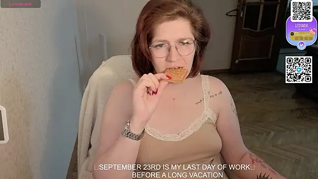 Snapshot of LesyaOxi chatting on 09-12-25, 08:36 LesyaOxi online show from 09-12-25, 08:36