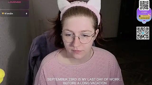 Snapshot of LesyaOxi chatting on 09-19-25, 08:38 LesyaOxi online show from 09-19-25, 08:38