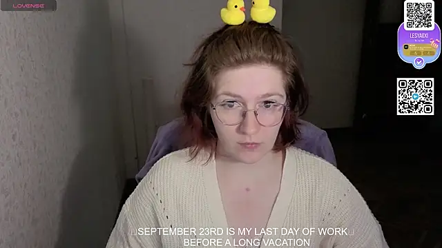 Snapshot of LesyaOxi chatting on 09-20-25, 08:59 LesyaOxi online show from 09-20-25, 08:59