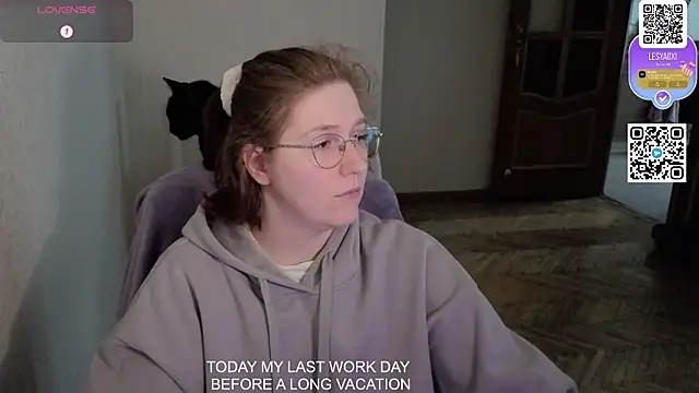 Snapshot of LesyaOxi chatting on 09-23-25, 09:01 LesyaOxi online show from 09-23-25, 09:01