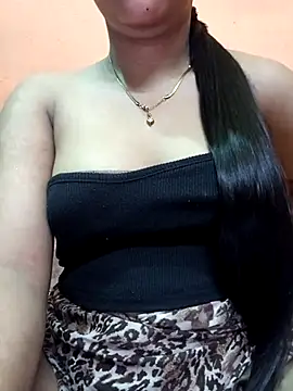 Snapshot of Eisha_20s chatting on 10-13-25, 08:53 Eisha 20s online show from 10-13-25, 08:53