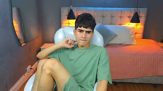 Tommy18   online show from 03-09-25, 09:57