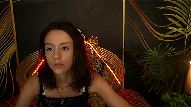 Snapshot of AnnaElys chatting on 02-05-25, 01:11 AnnaElys online show from 02-05-25, 01:11