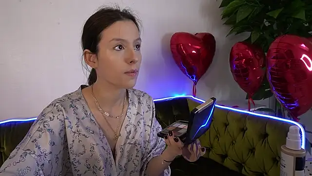 Snapshot of AnnaElys chatting on 02-12-25, 07:13 AnnaElys online show from 02-12-25, 07:13