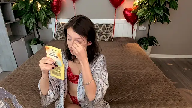 Snapshot of AnnaElys chatting on 02-14-25, 08:42 AnnaElys online show from 02-14-25, 08:42