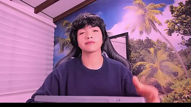 AllanYong18 online show from 02-09-25, 05:29