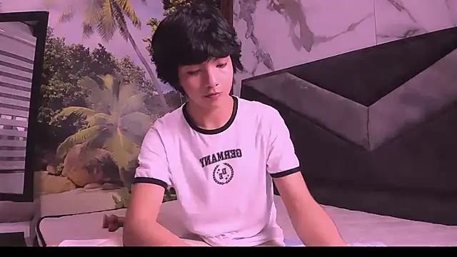 AllanYong18 online show from 02-24-25, 04:05