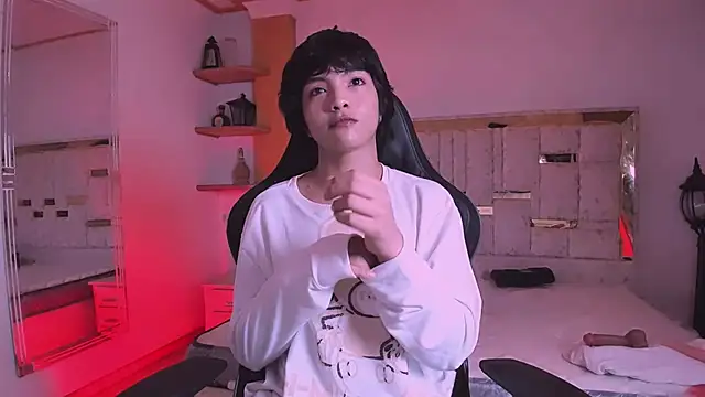 AllanYong18 online show from 03-02-25, 02:41