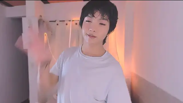 AllanYong18 online show from 09-13-25, 06:35