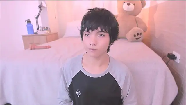 AllanYong18 online show from 09-16-25, 02:18