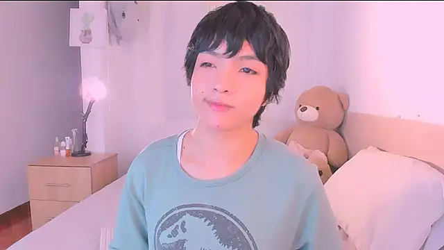 AllanYong18 online show from 10-01-25, 07:36