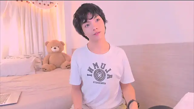 AllanYong18 online show from 11-23-25, 08:58