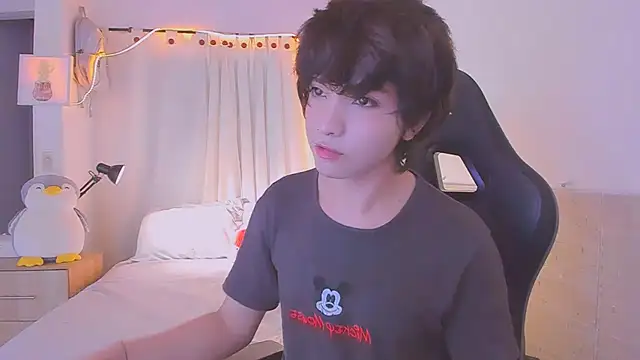 Snapshot of AllanYong18 chatting on 07-30-26, 01:26 AllanYong18 online show from 07-30-26, 01:26