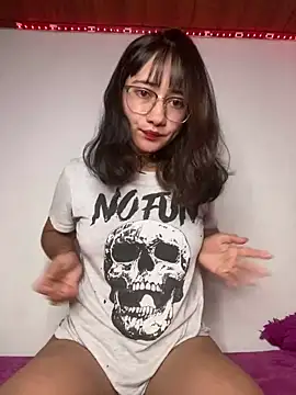 Snapshot of Catmila- chatting on 01-22-25, 07:03 Catmila- online show from 01-22-25, 07:03