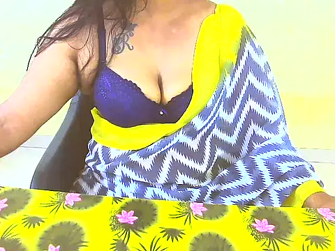 Snapshot of sriyazhini chatting on 12-18-25, 05:24 sriyazhini online show from 12-18-25, 05:24