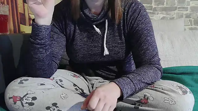 Snapshot of YviEngel87 chatting on 11-25-25, 07:19 YviEngel87 online show from 11-25-25, 07:19