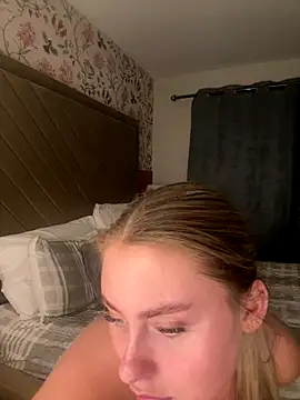 Snapshot of lucyRose_xoxox chatting on 11-09-25, 06:06 lucyRose xoxox online show from 11-09-25, 06:06