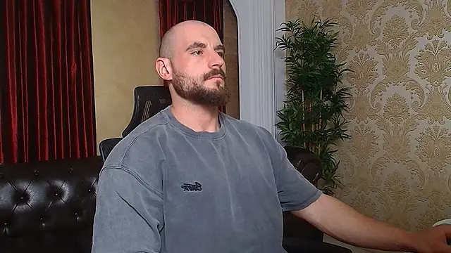 Snapshot of AdamJamesonn chatting on 03-19-25, 06:24 AdamJamesonn online show from 03-19-25, 06:24