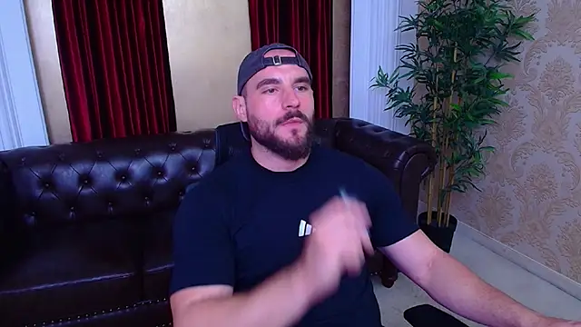 Snapshot of AdamJamesonn chatting on 09-23-25, 05:21 AdamJamesonn online show from 09-23-25, 05:21