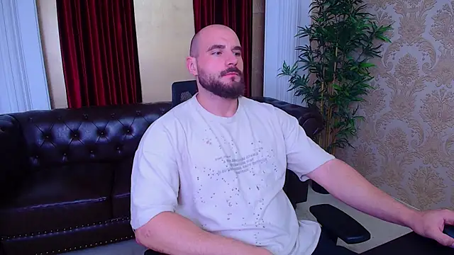 Snapshot of AdamJamesonn chatting on 10-09-25, 04:54 AdamJamesonn online show from 10-09-25, 04:54