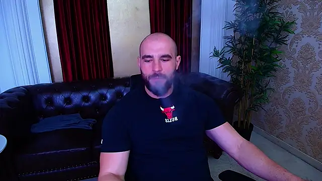 Snapshot of AdamJamesonn chatting on 10-24-25, 04:53 AdamJamesonn online show from 10-24-25, 04:53