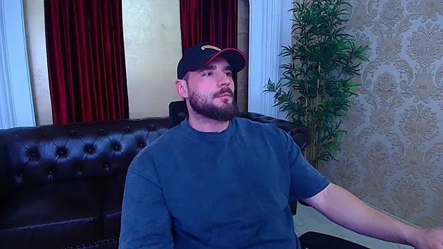 Snapshot of AdamJamesonn chatting on 11-08-25, 05:29 AdamJamesonn online show from 11-08-25, 05:29