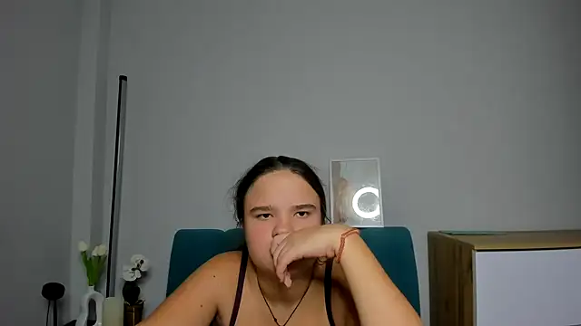 AdeleCruz online show from 10-06-25, 12:13