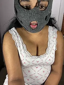 Snapshot of ArathyNambyarMallu chatting on 01-21-25, 03:32 ArathyNambyarMallu online show from 01-21-25, 03:32