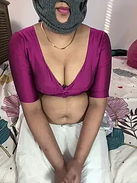 Snapshot of ArathyNambyarMallu chatting on 03-10-25, 03:20 ArathyNambyarMallu online show from 03-10-25, 03:20