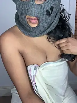 Snapshot of ArathyNambyarMallu chatting on 03-13-25, 06:23 ArathyNambyarMallu online show from 03-13-25, 06:23