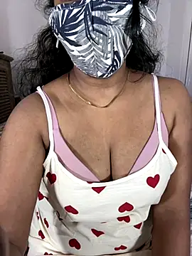 Snapshot of ArathyNambyarMallu chatting on 09-18-25, 09:00 ArathyNambyarMallu online show from 09-18-25, 09:00